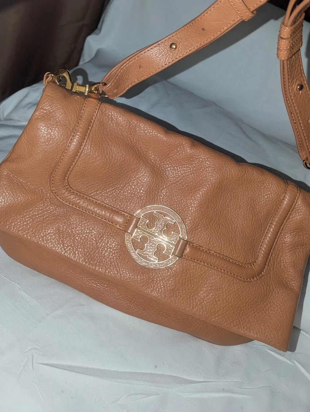Tory Burch Amanda Fold Over Leather Crossbody Clutch Bag in Cognac Tan